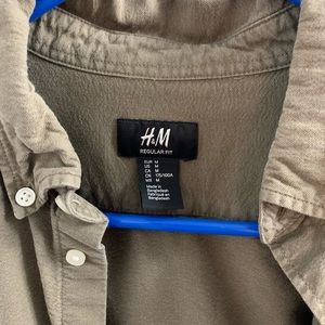 H&M Shirts - H&M Large Olive Green Button Down Oxford H&M Shirts - H&M Large Olive Green Button Down Oxford
